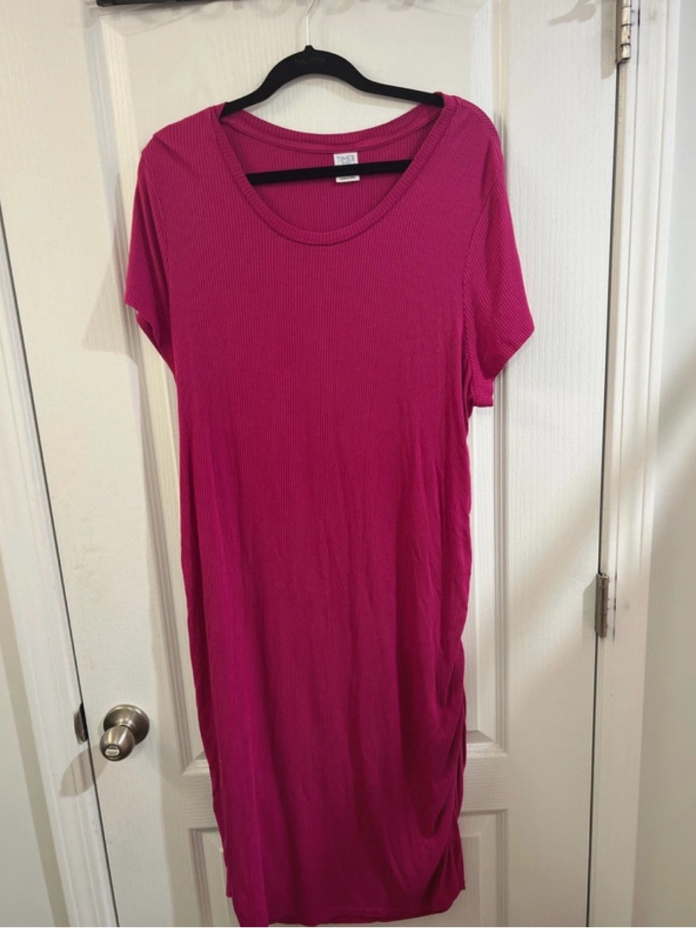 Women's Ribbed Short-Sleeve Maternity Maxi Dress - Fuchsia